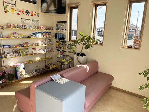 こころ調剤薬局　待合室